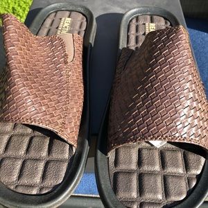 NWOT Men Kenneth Cole Reactions Slides